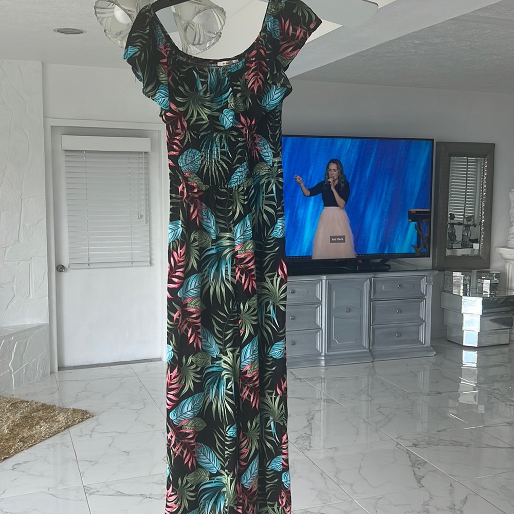 Cute jumpsuit.  Sassy